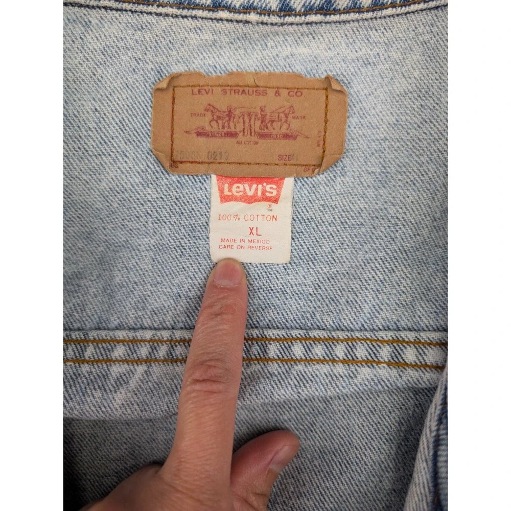 VTG 90's Levi's Stonewash Men's Denim Jacket 75068-0219 XL Back Patch Garret Sty